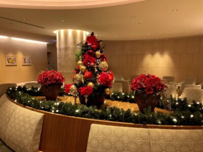 東京ドームホテル：館内のクリスマス飾り